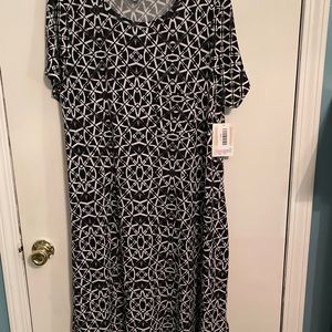 Nwt lularoe carly dress size large.